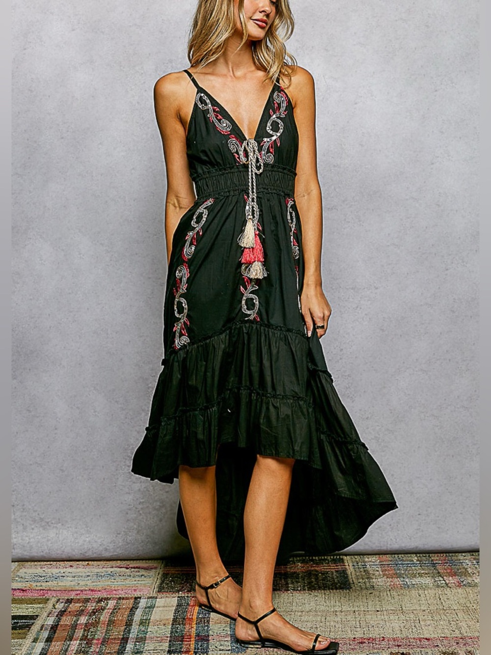 V-Neck Sleeveless Embroidery Tiered
Cotton Dress|Black